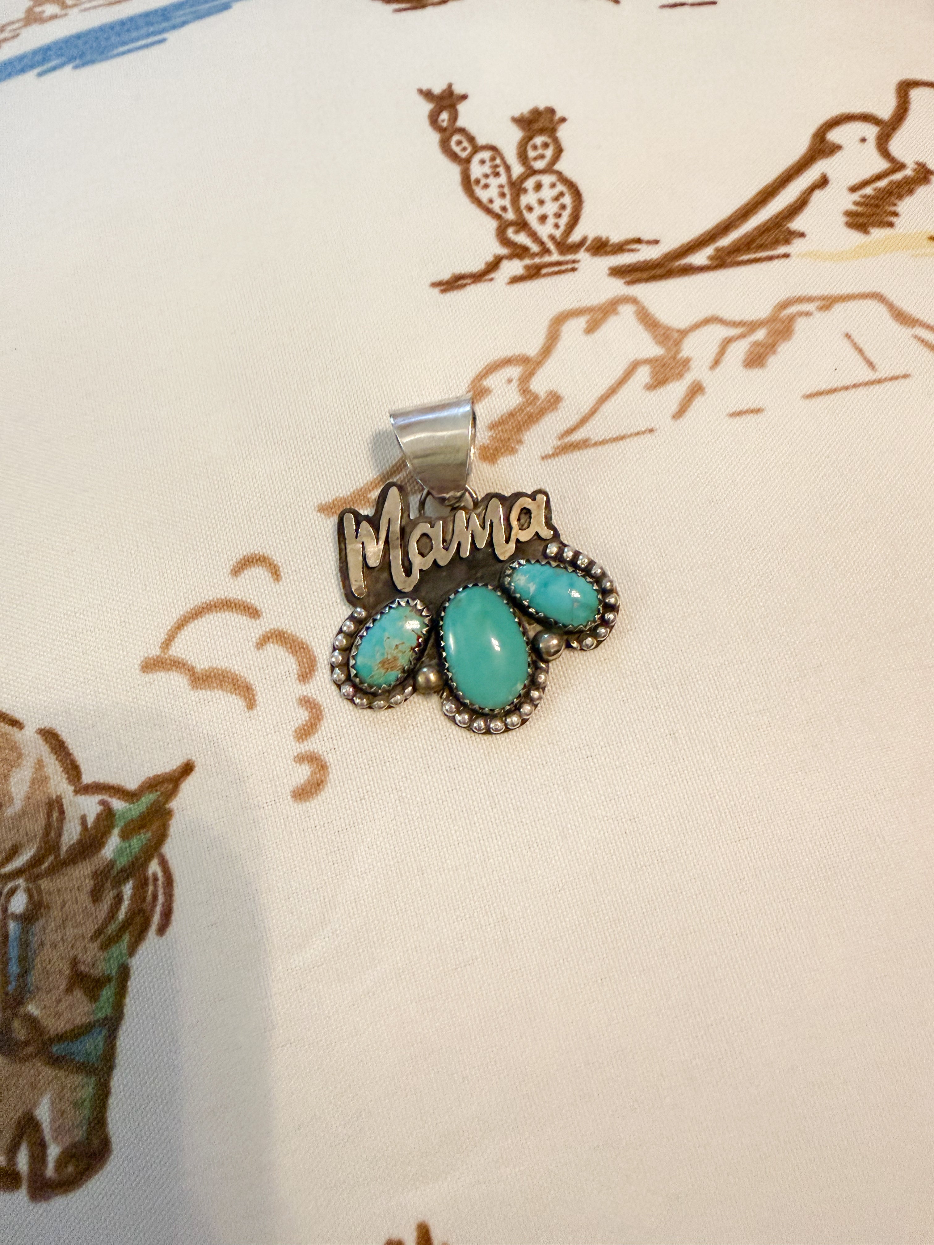 Mama pendant